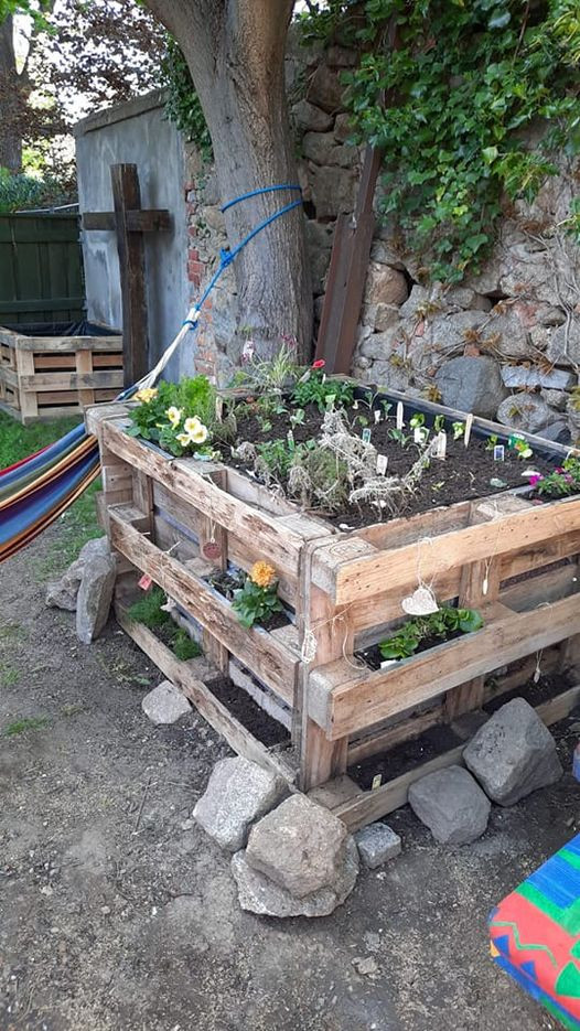 Hochbeet fertig.jpg