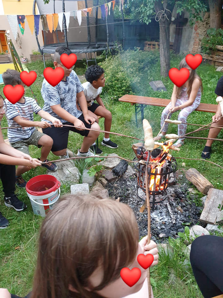 Ferienbeginn Juli2021_3_Stockbrot.jpg